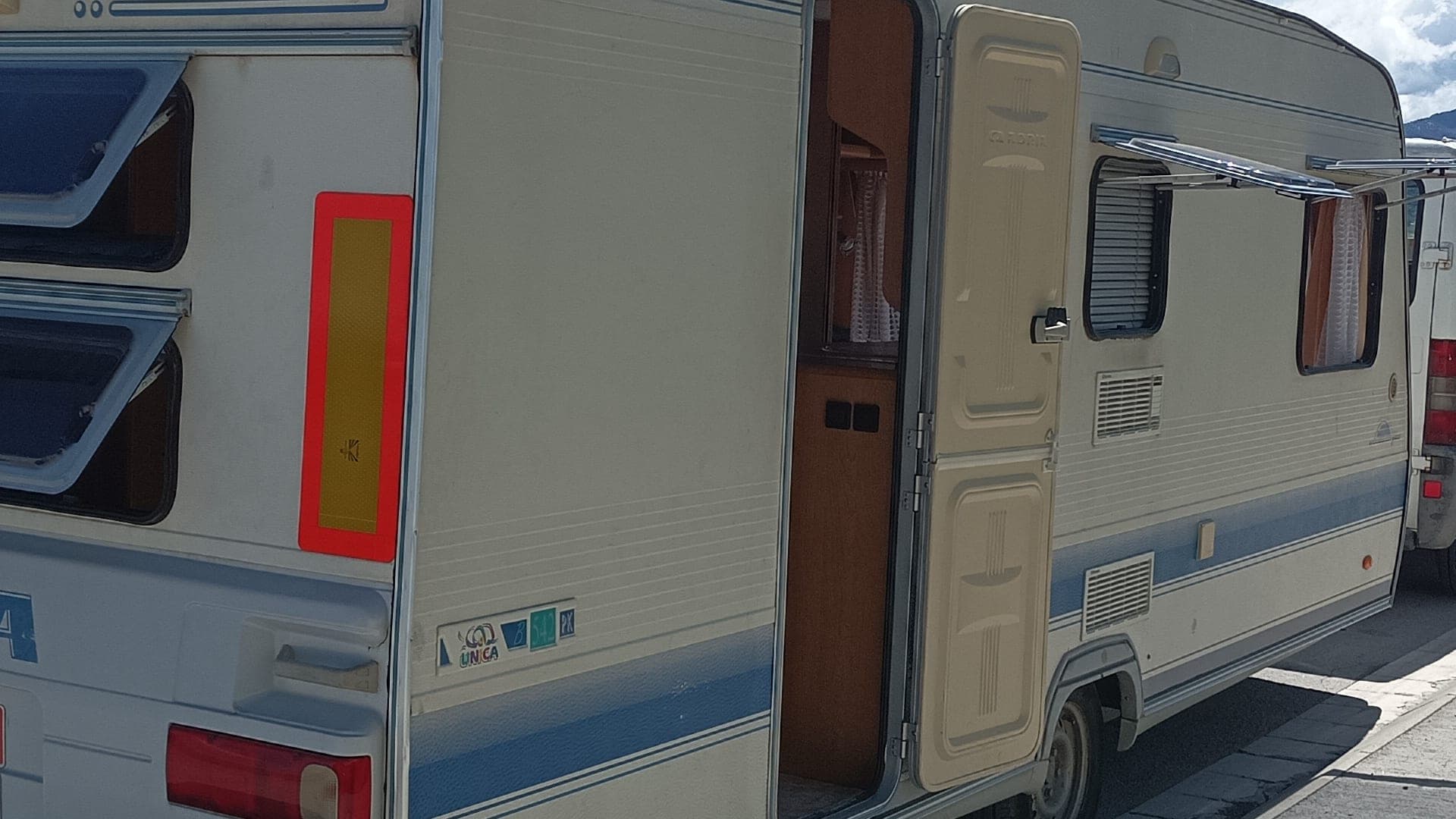 Caravana Adria B-542PK