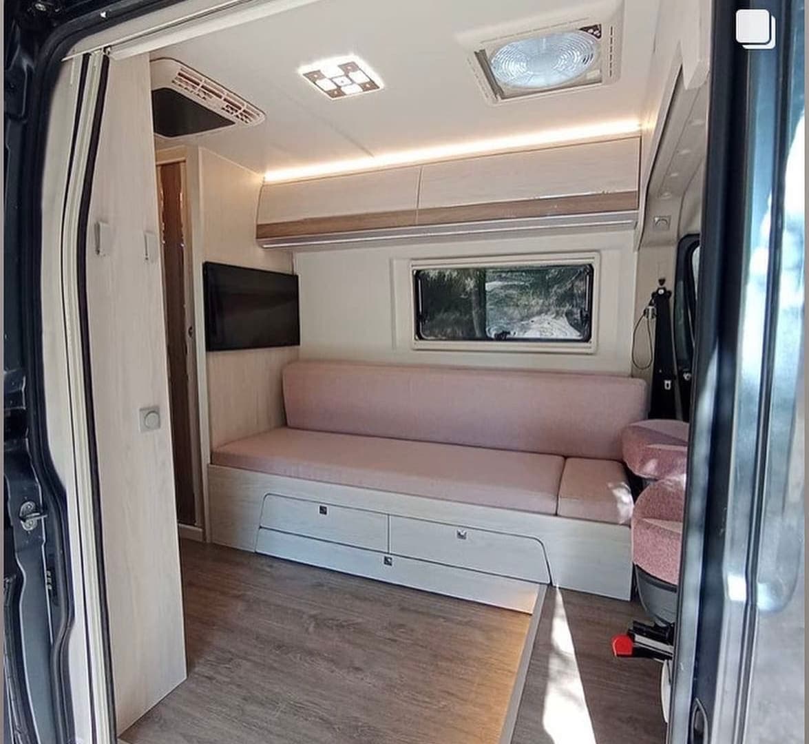 Camper Premium para 2. Solo 5,41 m, Enorme por Dentro