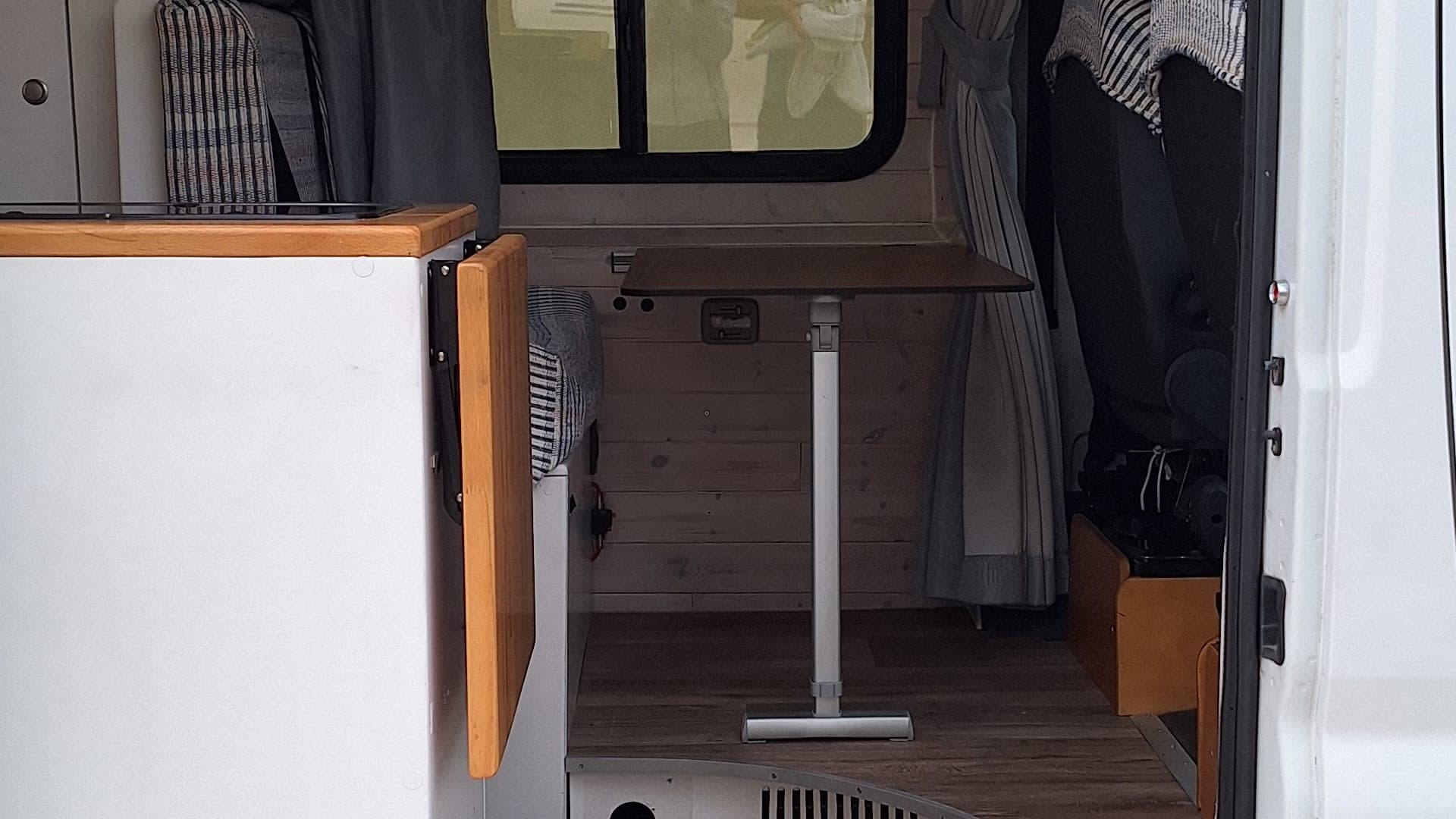 Peugeot boxer camperizada 2009, 4 plazas